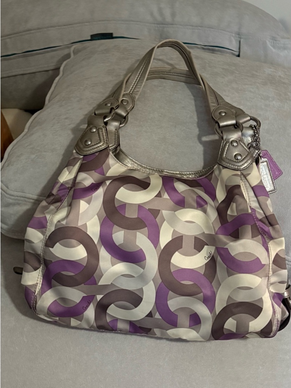 Coach Optic 10 Lavender Hobo - Picture 2 of 10